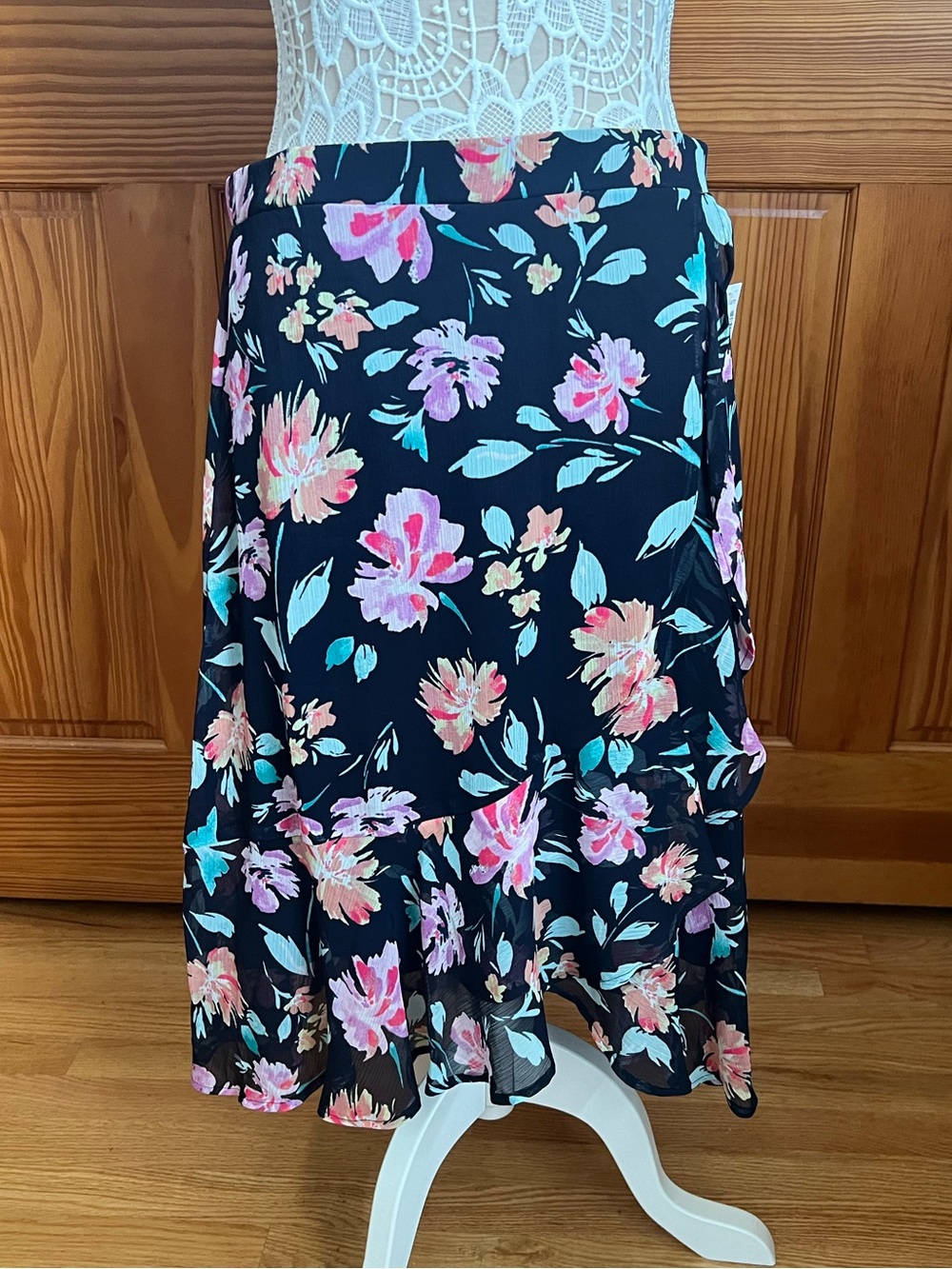 NWT DressBarn Riz & Ali Floral Skirt